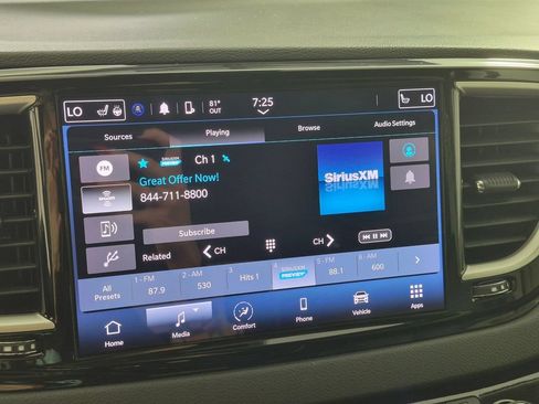 Used 2024 Chrysler Pacifica Touring-L FWD image 20