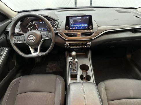 Used 2025 Nissan Altima 2.5 SV image 21
