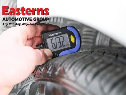 Used 2022 Toyota Prius LE image 25