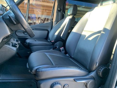 Used 2020 Mercedes-Benz Sprinter 2500 image 13