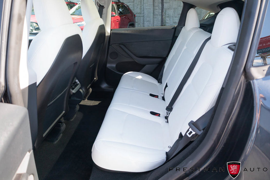 Used 2024 Tesla Model Y Long Range AWD/4WD image 35