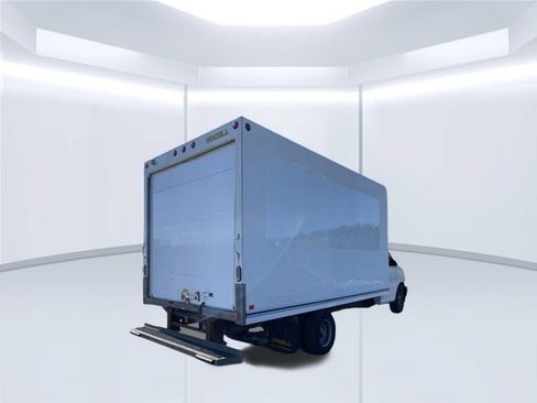 Used 2019 Chevrolet Express 3500 Extended RWD image 7