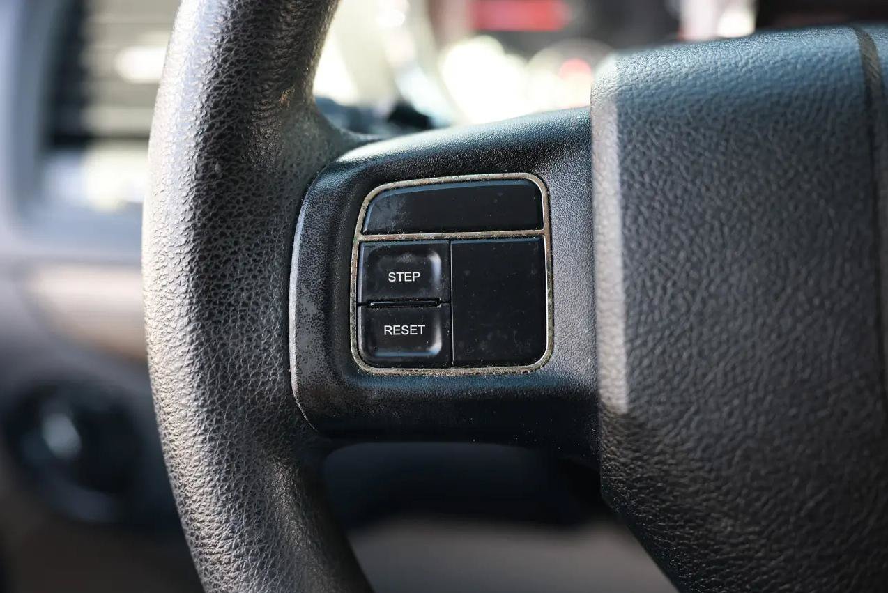 Used 2011 Dodge Grand Caravan Express FWD image 25