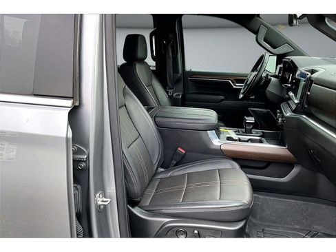 Used 2024 Chevrolet Silverado 1500 High Country w/ High Country Premium Package AWD/4WD image 8