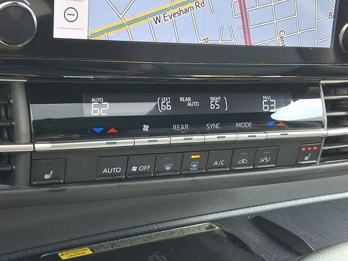 Certified 2023 Toyota Sienna XSE w/ XSE Plus Package AWD/4WD image 17