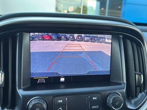 Used 2022 Chevrolet Colorado Z71 AWD/4WD image 34