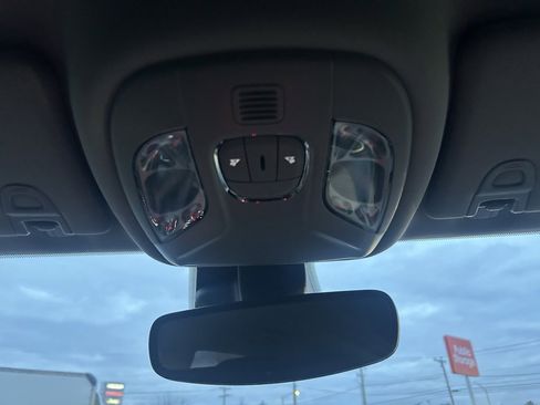 Used 2022 Jeep Compass Limited image 16