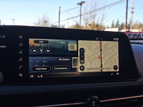 Used 2023 Nissan Ariya AWD image 24