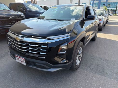 Used 2025 Chevrolet Equinox LT FWD image 1