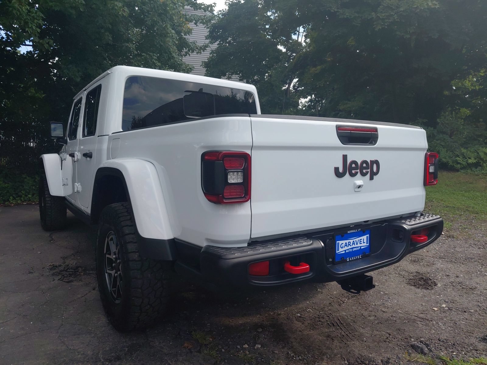 Used 2025 Jeep Gladiator Rubicon w/ Convenience Group AWD/4WD image 24