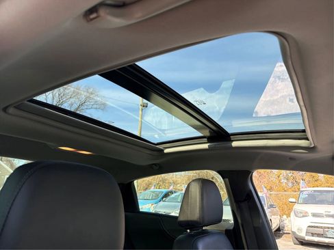 Used 2017 Chevrolet Malibu LT w/ Leather Package image 25