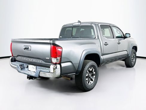 Used 2017 Toyota Tacoma TRD Off-Road image 9