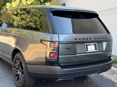 Used 2018 Land Rover Range Rover HSE image 15