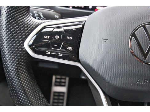 Used 2022 Volkswagen Tiguan SE R-Line FWD image 19
