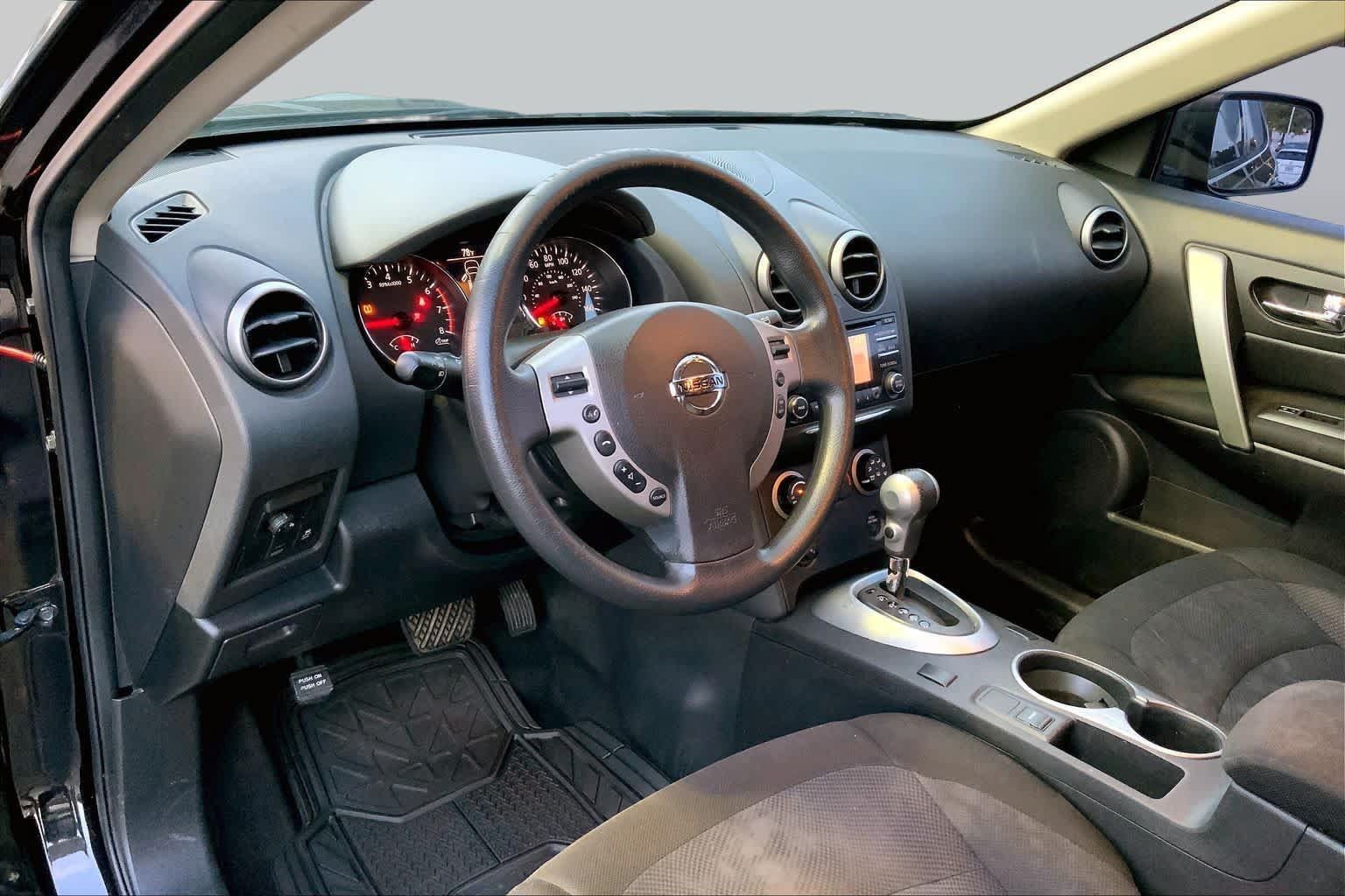 Used 2015 Nissan Rogue S w/ Convenience Package AWD/4WD image 14