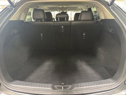 Used 2018 MAZDA CX-5 Touring w/ Preferred Equipment Package image 17