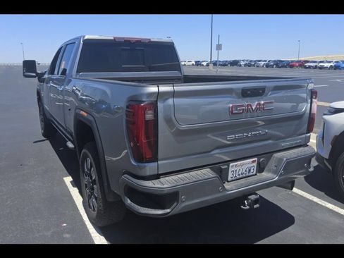 Used 2024 GMC Sierra 3500 Denali w/ Denali Reserve Package AWD/4WD image 9