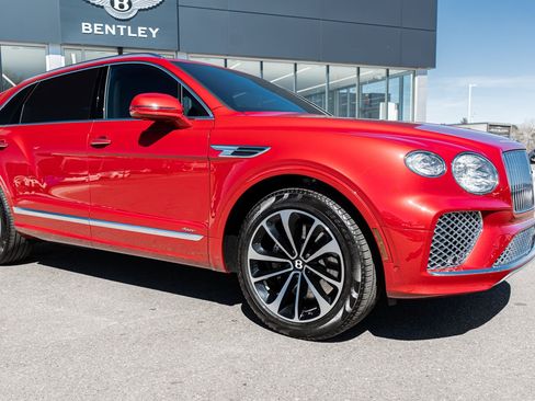 Certified 2024 Bentley Bentayga Extended Wheelbase AWD/4WD image 19