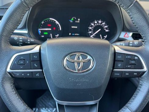 Certified 2022 Toyota Sienna XLE image 26