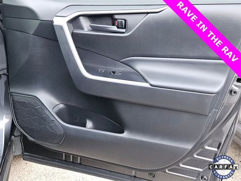 Used 2021 Toyota RAV4 LE image 19