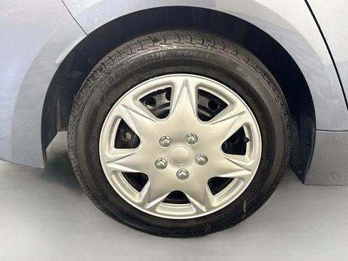 Used 2021 Toyota Corolla LE FWD image 32