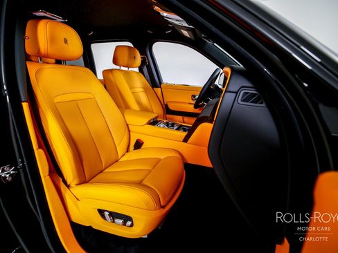 Certified 2026 Rolls-Royce Cullinan Black Badge AWD/4WD image 36
