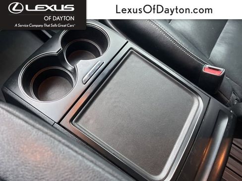 Used 2016 Toyota Sienna L image 17