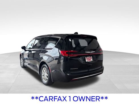 Used 2024 Chrysler Pacifica Touring-L FWD image 4