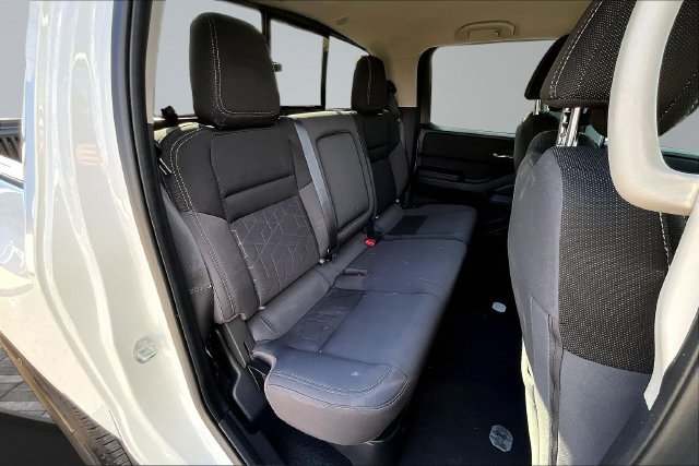 Used 2025 Nissan Frontier SV AWD/4WD image 26