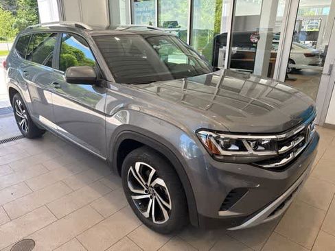 Used 2023 Volkswagen Atlas SEL AWD/4WD image 3