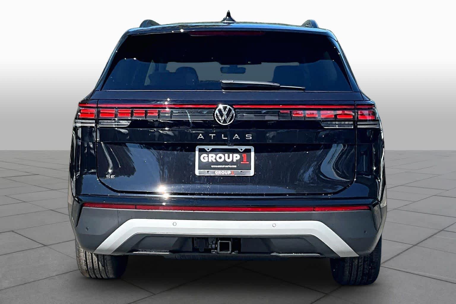 New 2027 Volkswagen Atlas SE FWD image 4