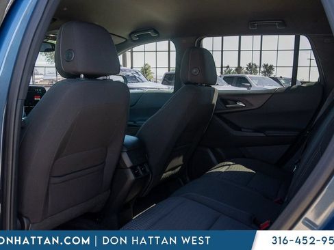 Used 2025 Chevrolet Equinox LT FWD image 16