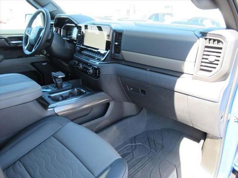 Used 2024 Chevrolet Silverado 1500 ZR2 w/ Technology Package image 13