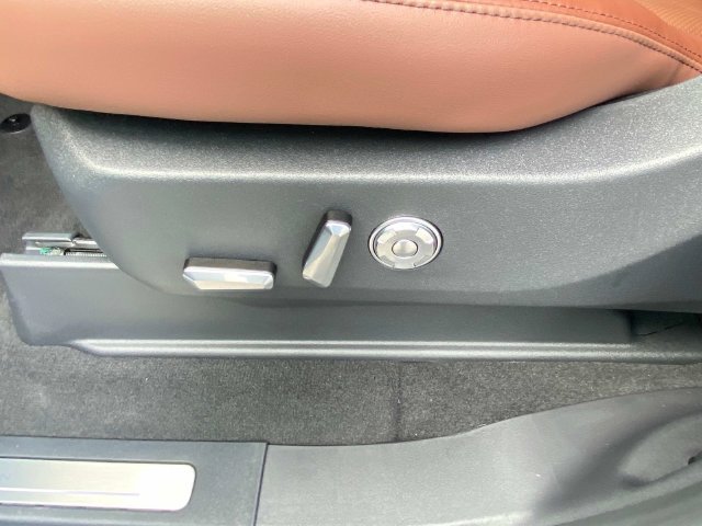 New 2027 Lincoln Navigator Reserve AWD/4WD image 13