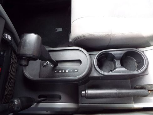 Used 2010 Jeep Wrangler Unlimited Sahara image 20