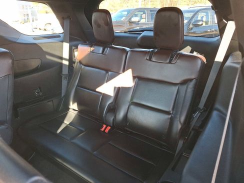Used 2021 Ford Explorer Platinum w/ Equipment Group 601A image 9