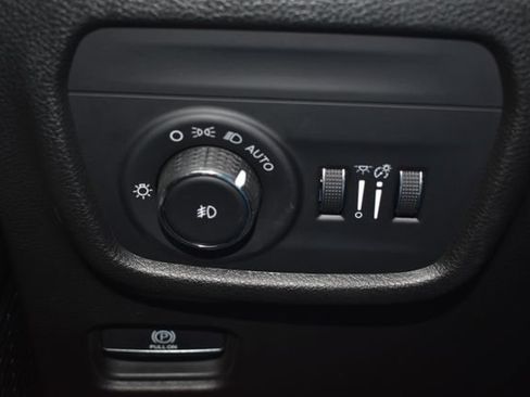 Used 2023 Jeep Grand Cherokee L Limited AWD/4WD image 21