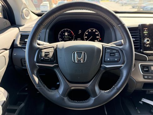Certified 2025 Honda Ridgeline Sport image 17