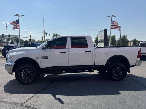 Used 2017 RAM 3500 Tradesman w/ Chrome Appearance Group AWD/4WD image 4