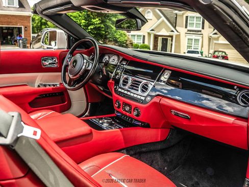 Used 2016 Rolls-Royce Dawn RWD image 77
