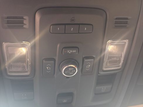 Used 2023 Cadillac Escalade Premium Luxury w/ Performance Package image 34