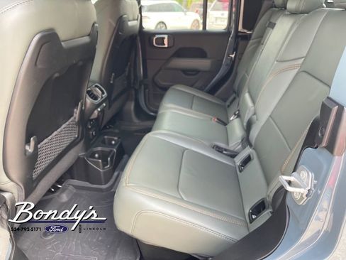 Used 2026 Jeep Gladiator Mojave AWD/4WD image 11