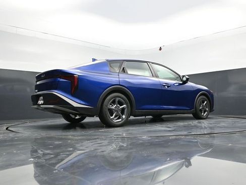 Used 2025 Kia K4 LXS image 49