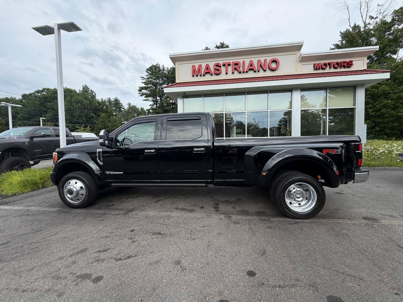 Used 2017 Ford F450 Platinum w/ Platinum Ultimate Package AWD/4WD image 11