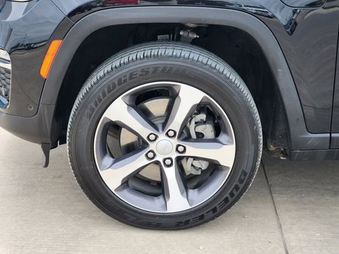 Used 2023 Jeep Grand Cherokee 4WD 4xe w/ Luxury Tech Group II image 11