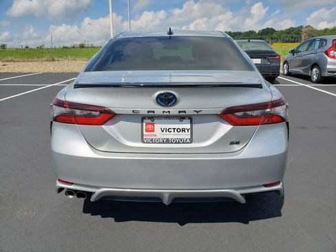 Used 2022 Toyota Camry SE w/ Convenience Package FWD image 6