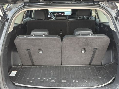 Used 2023 Kia Sorento S w/ Panoramic Sunroof Package FWD image 16