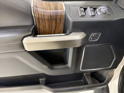 Used 2019 Ford F150 Lariat image 14