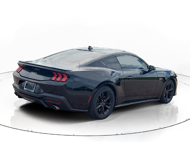 Used 2024 Ford Mustang GT RWD image 5