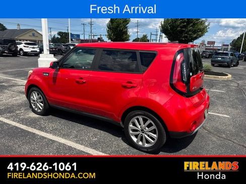 Used 2017 Kia Soul + FWD image 3